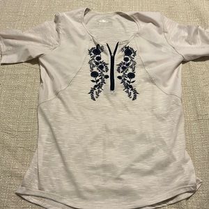 She s beest women’s  shirt 👚